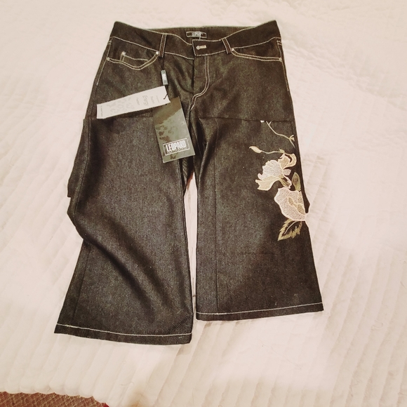 NWT LEOPARD JEANS - Picture 3 of 7